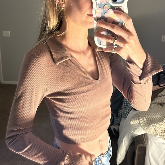 Style Rack Ribbed Crop Top with Collar - Picture 2 of 3